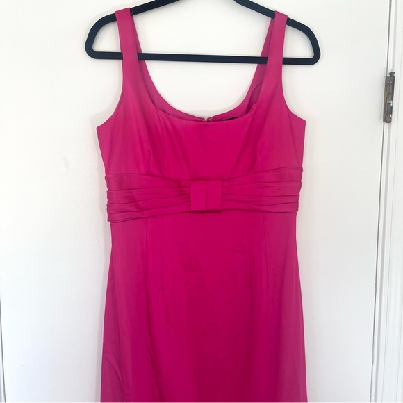 Tahari Arthur S. Levine Fuchsia Satin‎ Sheath Dress with Bow Women's Size 8 - Picture 2 of 9
